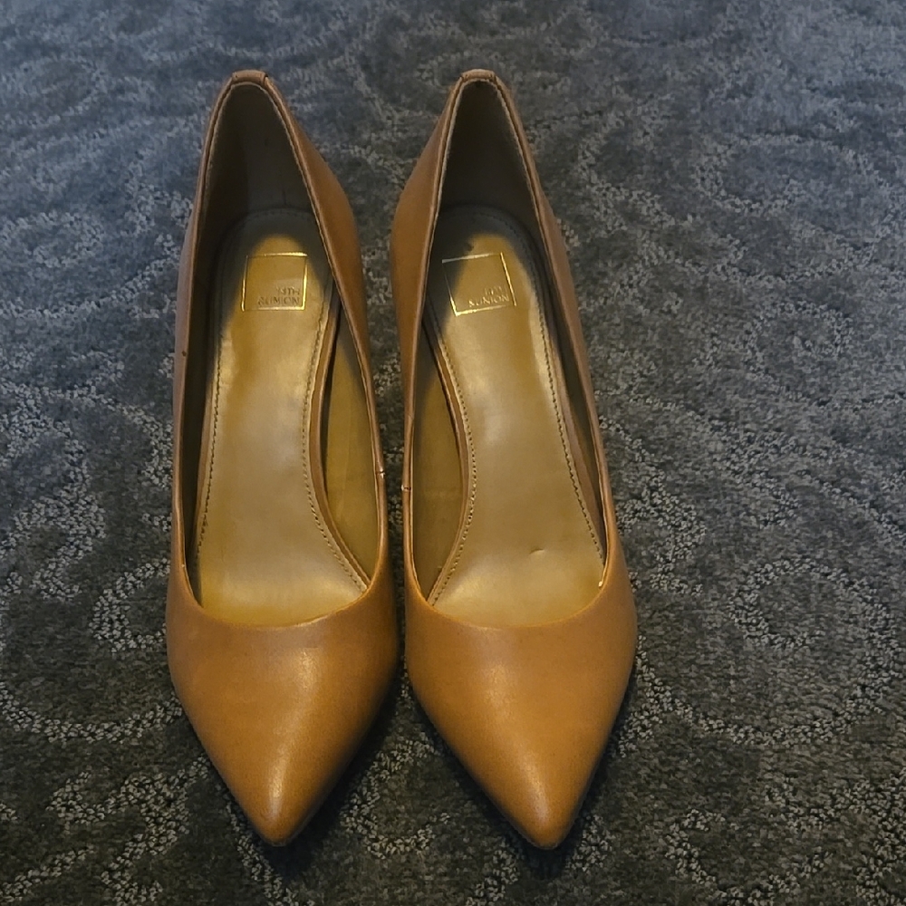 Elegant Brown Leather Pumps